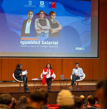 Ministro del trabajo y especialistas analizan desafíos de la igualdad salarial en Chile