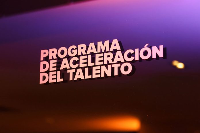 SoftServe impulsa el desarrollo de talento digital en Chile a través de su universidad corporativa