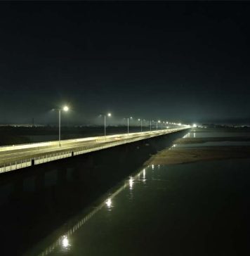 Pruebas de iluminación en puente más largo de Chile
