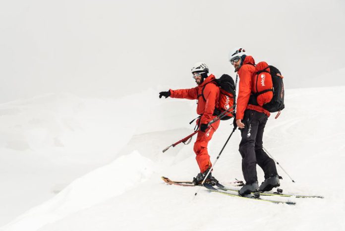 La Asociación Nacional de Guías de Montaña y Lippi firman alianza que consolida el vínculo entre la marca y los expertos de la alta montaña
