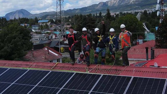 “La otra corriente”: documental chileno reconoce a comunidades de energía de Chile y el mundo como pieza clave de la transición energética
