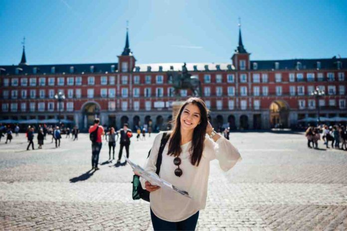Madrid se reinventa: la capital europea está cada vez más cerca de Chile