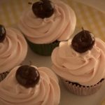 Cien años de sabor junto a TEKA cupcakes de chocolate con frosting de cereza