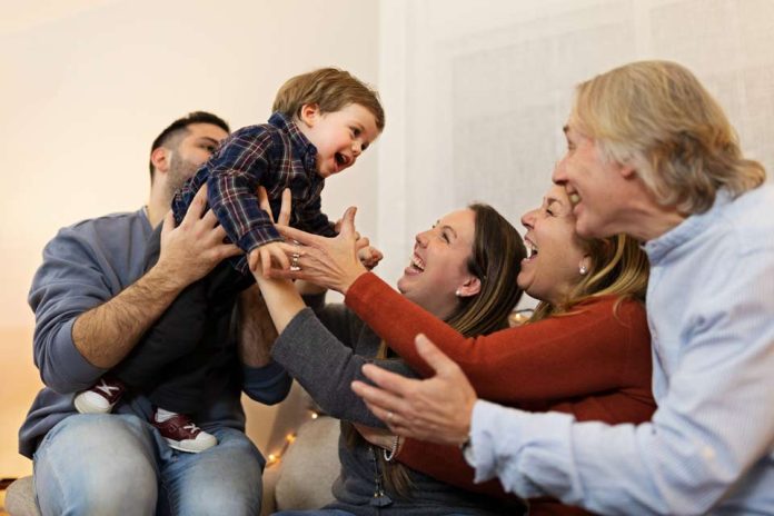 Cómo celebrar el Día del Niño con menos pantallas y más conexión familiar