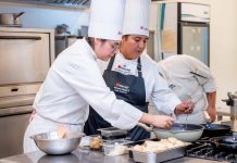 Establecimientos educativos destacan ingredientes y sabores tarapaqueños en competencia gastronómica
