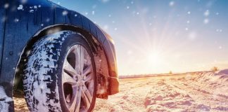 Expertos entregan consejos para manejar con seguridad cuando cae nieve
