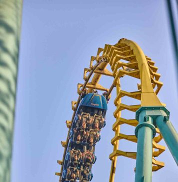 Fantasilandia celebra el Día Internacional de la Montaña Rusa