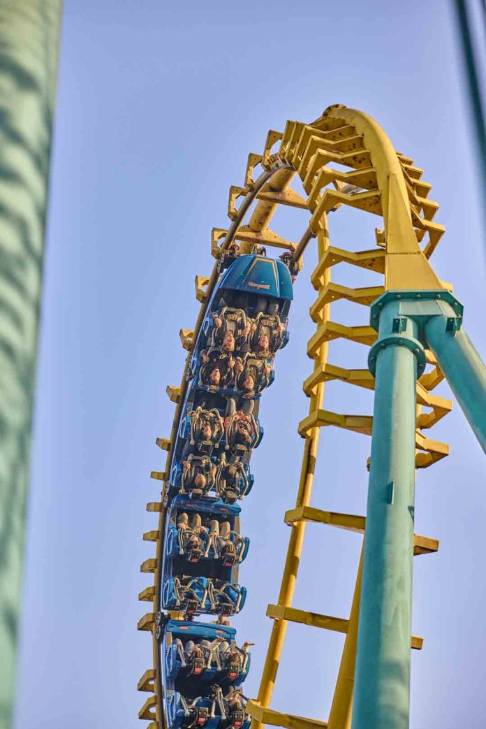 Fantasilandia celebra el Día Internacional de la Montaña Rusa