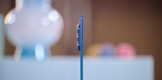 Tan delgado que pasa por debajo de una puerta: así es el Galaxy Z Fold7