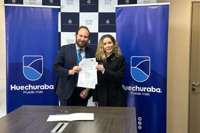 Huechuraba y Casa de Moneda firman convenio que refuerza seguridad del permiso de circulación y evita su falsificación