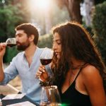 “La Cava Jumbo”: el nuevo y sorprendente espacio para los amantes del vino, licores y sabores que debuta en Chile