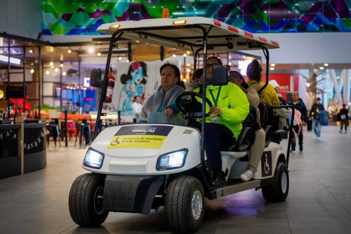 Nuevo servicio de asistencia de movilidad en el Aeropuerto de Santiago