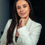Desde el MIT al escenario internacional: chilena representa al país en Universal Woman 2025 en India