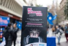 ¿A qué edad le diste su primer celular? la pregunta que puso a pensar a padres, madres y cuidadores