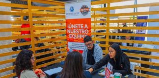 Feria Laboral "Punto Empleo Mujeres" en Lo Barnechea ofrece más de 500 vacantes para impulsar la autonomía económica femenina