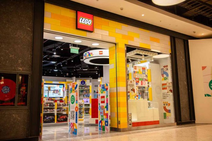 LEGO® abre las puertas de su nueva tienda en Parque Arauco con diseño global y experiencias exclusivas