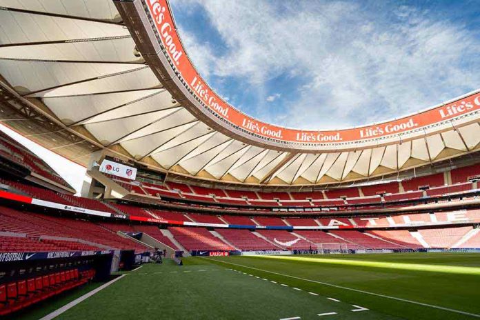 LG ENTREGA ENORMES TABLEROS QUE CAMBIARÁN LA FORMA DE VER FÚTBOL EN EL ESTADIO DEL ATLÉTICO DE MADRID