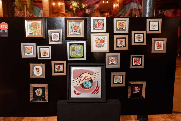 MINI y artista chilena lanzaron alianza para darle nueva vida a neumáticos usados
