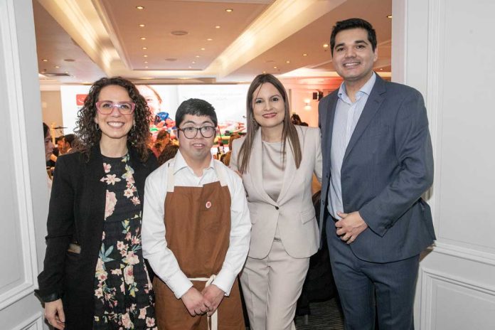 Remate Solidario Edudown 2025 en el NH Collection ​P​laza Santiago