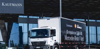 Shell Lubricantes y Kaufmann celebran 30 años de alianza con entrega de camión Mercedes-Benz Atego 0 km