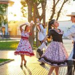 Ven a zapatear al “Cuecazo de Mall Sport”: clases de cueca, juegos típicos y tradiciones para toda la familia