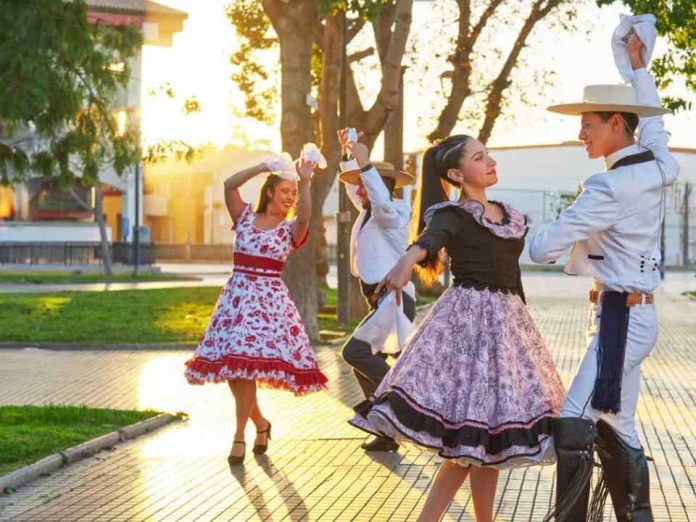 Ven a zapatear al “Cuecazo de Mall Sport”: clases de cueca, juegos típicos y tradiciones para toda la familia