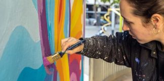 Alessia Innocenti Serrano gana el concurso “Mural a Cielo Abierto Lo Barnechea 2025”