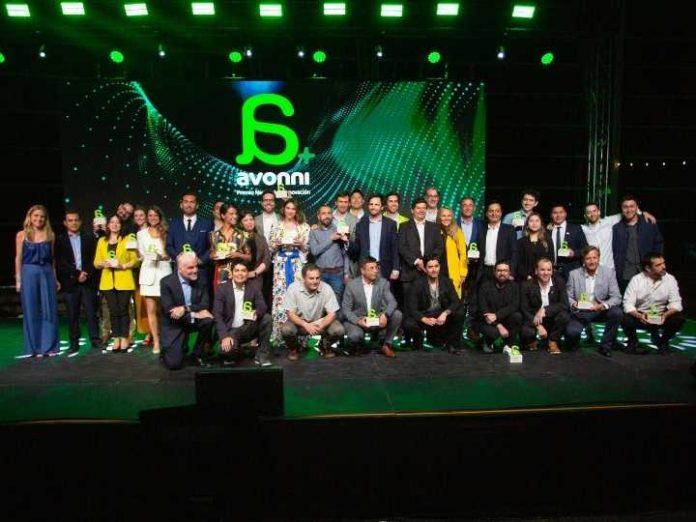 Avonni 2025 rinde homenaje a la trayectoria de Pedro Ibáñez Santa María y celebra a los innovadores del país Avonni 2025 rinde homenaje a la trayectoria de Pedro Ibáñez Santa María y celebra a los innovadores del país
