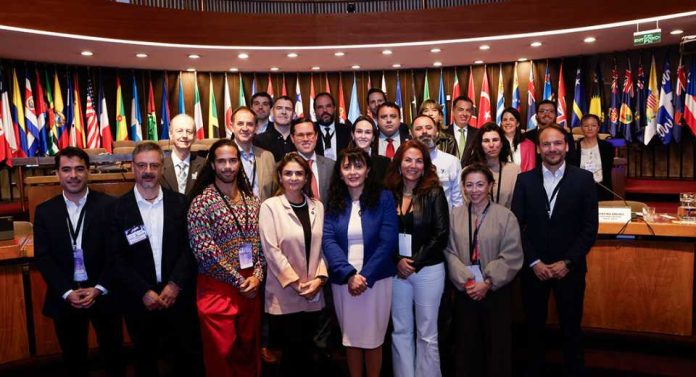Chile, Brasil y Uruguay vuelven a liderar en IA e instalan fuerte sentido de urgencia para acelerar su uso en la región