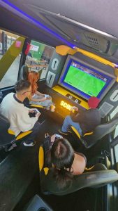 Consolas, streaming y experiencias inmersivas: así es el primer bus gamer del país