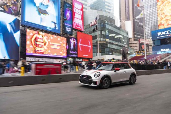 Elige tu propio guión: así se pueden personalizar los modelos de MINI en Chile Elige tu propio guión: así se pueden personalizar los modelos de MINI en Chile