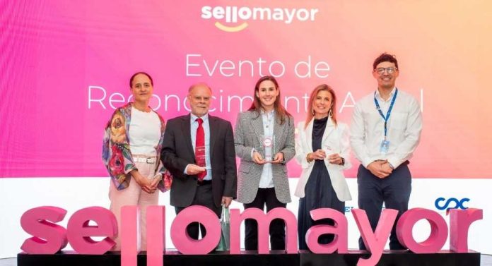 Entel recibe el Premio IniciativaMayor 2025 por su compromiso con las personas mayores