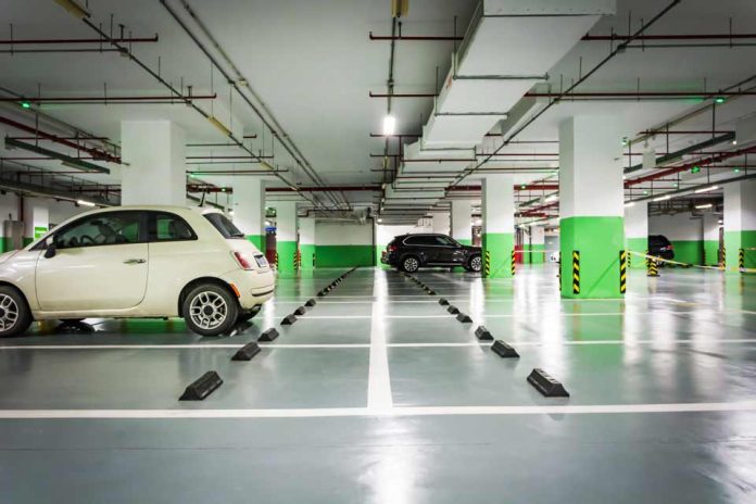 Estacionar en Santiago puede costar más de $3.300 por hora: ¿Cómo pagar menos?