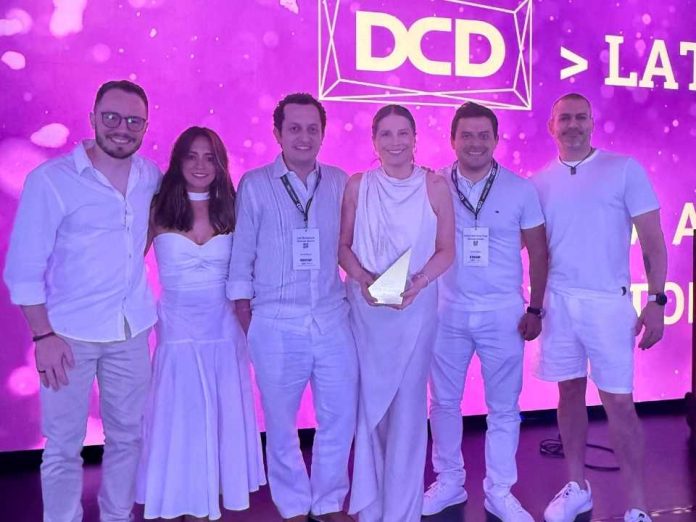 Primera mujer suramericana en ganar el premio DCD Woman of the Year