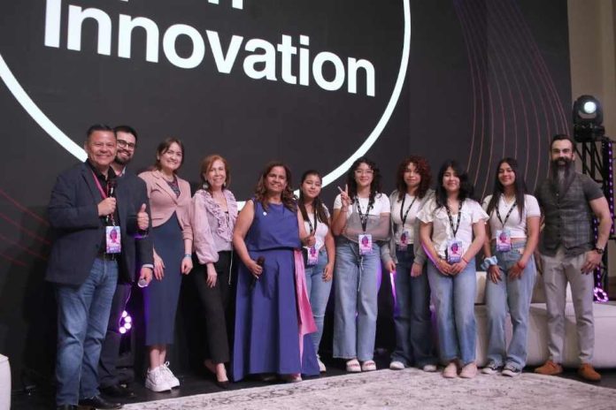 Niñas de la Región Metropolitana presentaron sus proyectos tecnológicos en el Demo Pitch del Women Open Innovation 2025