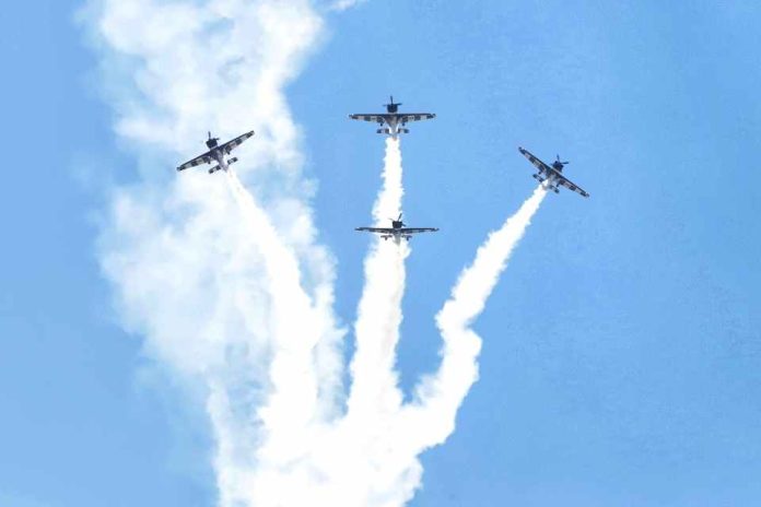 El Aeródromo Eulogio Sánchez/Tobalaba junto a la Municipalidad de La Reina organizaron uno de los festivales aéreos más grandes de Santiago