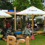 Desde un carrusel, hasta un muro de escalada y charlas Los imperdibles de Bci en el Festival Ladera Sur