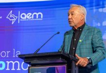 Eliseo Salazar, director de Experiencia E: “En la feria la gente verá lo eficientes que son los autos eléctricos” Eliseo Salazar, director de Experiencia E: “En la feria la gente verá lo eficientes que son los autos eléctricos”