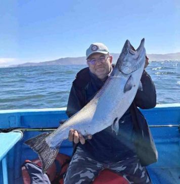 Entre salmones y conciencia ambiental: el boom de la pesca deportiva en Chiloé Entre salmones y conciencia ambiental: el boom de la pesca deportiva en Chiloé