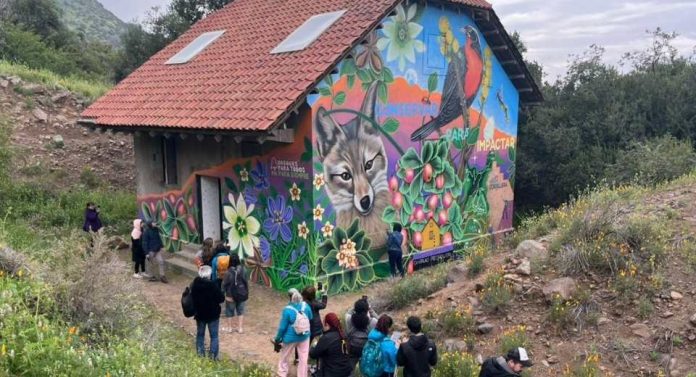 Parque Cordillera y FSC Chile inauguran mural conmemorativo en Parque Cantalao