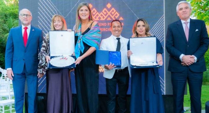 Premio Bustamante y Rivera destaca a líderes y empresas que fortalecen los lazos Chile–Perú