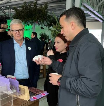 Segunda feria sustentable refuerza el compromiso ambiental de aeropuerto de Santiago segunda feria sustentable refuerza el compromiso ambiental de aeropuerto de santiago