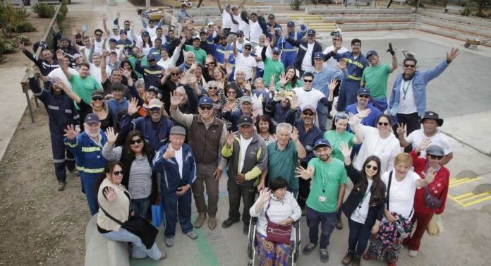 Comunidad de Loncura y trabajadores de GNL Quintero renuevan tradicional Centro Cívico en jornada de voluntariado