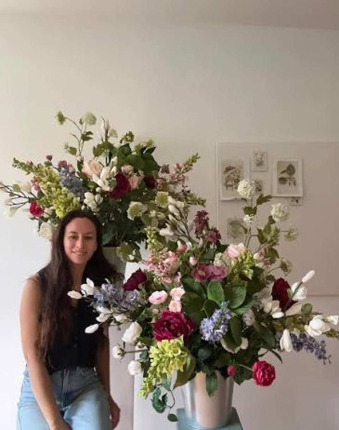 El innovador y sostenible estudio de arreglos florales: Uno artificial equivale a 227 de flores frescas El innovador y sostenible estudio de arreglos florales: Uno artificial equivale a 227 de flores frescas