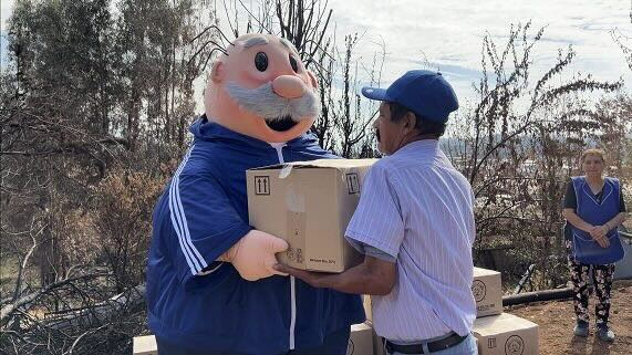 FARMACIAS DR. SIIMI CHILE_LRMCOMUNICACIONES1 Desde un Copihue de Oro hasta ayudas solidarias: Los 10 momentos más destacados del Dr. Simi durante 2025