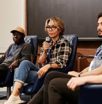 IA no viene a reemplazar personas, sino a expandirlas Expertos analizarán el futuro de esta tecnología en la banca en panel organizado por U. de Chile