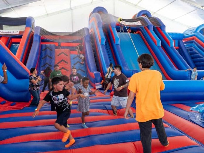 Summer Funpark, la fiesta de verano inflables, pistolas de agua, toboganes y mucho más en 15.000 m² de diversión, en el parque inflable más grande de Latinoamérica. Summer Funpark, la fiesta de verano: inflables, pistolas de agua, toboganes y mucho más en 15.000 m² de diversión, en el parque inflable más grande de Latinoamérica.