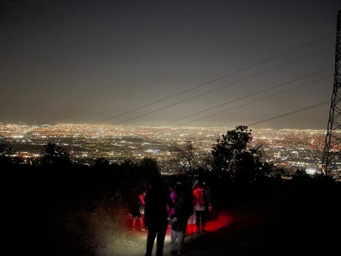 Parque Cordillera te invita a 2 trekkings guiados nocturnos para despedir el año Parque Cordillera te invita a 2 trekkings guiados nocturnos para despedir el año