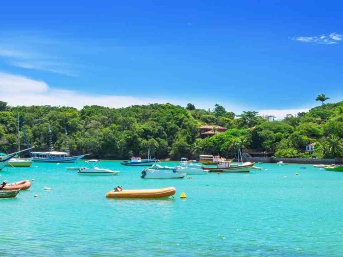 Verano 2025-2026: Brasil lidera las reservas de los chilenos y Argentina vuelve al radar