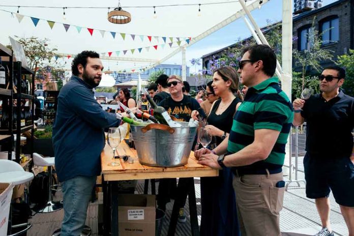 FERIA BOCAS MORADAS CELEBRA 10 AÑOS IMPULSANDO EL VINO DE AUTOR EN CHILE Y ANUNCIA SU EDICIÓN  MÁS AMBICIOSA EN LA REGIÓN METROPOLITANA 